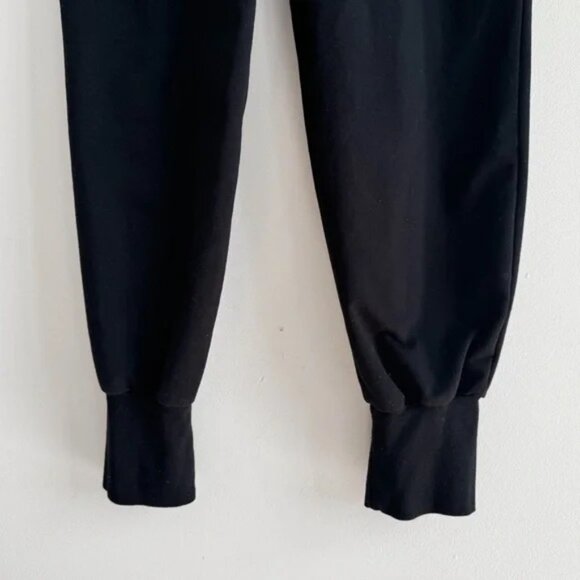 H&M • Mama Maternity Joggers in Black • Medium - Picture 7 of 10